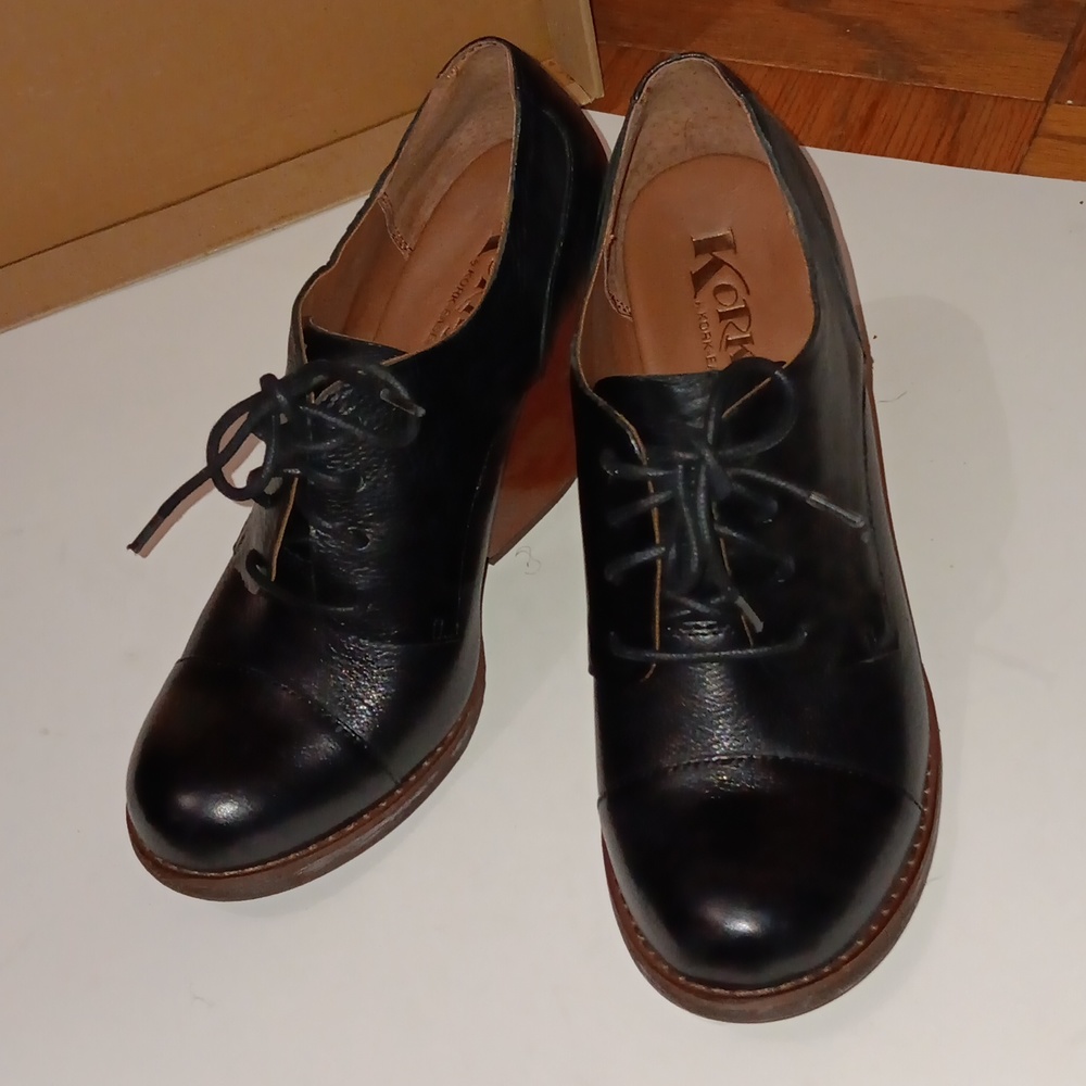 Black clogs boot from Kork ease size 9